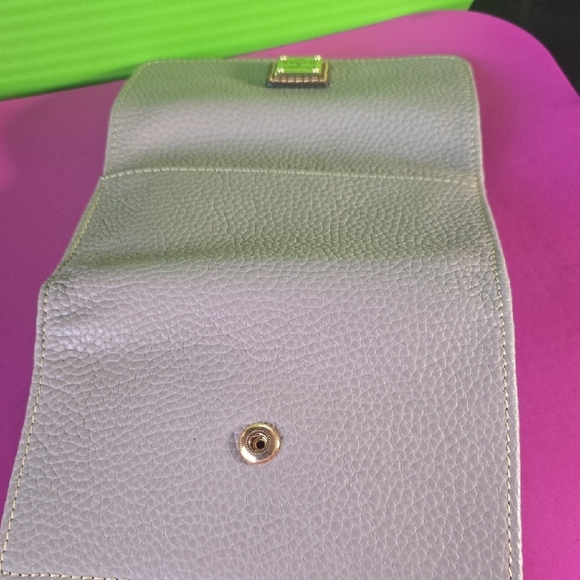 Lucca Leather Flap Dooney & Bourke Tan Leather Wallet - Picture 6 of 7